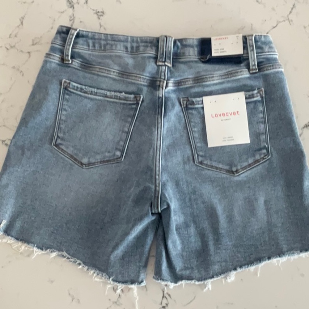 Light Blue Jean Shorts with Raw Hem and Casual Fit - Picture 6 of 6